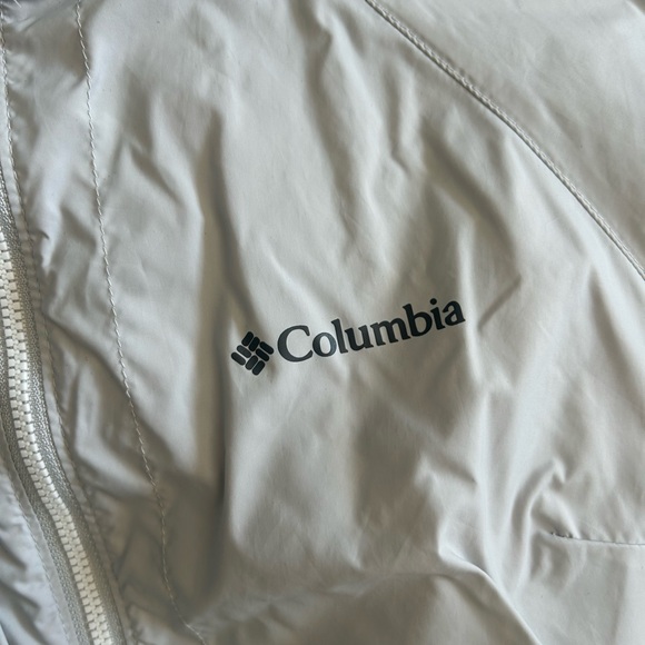 Columbia Silver Hooded Jacket - Picture 2 of 3
